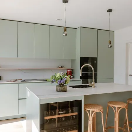 Huswell - Brand New House 