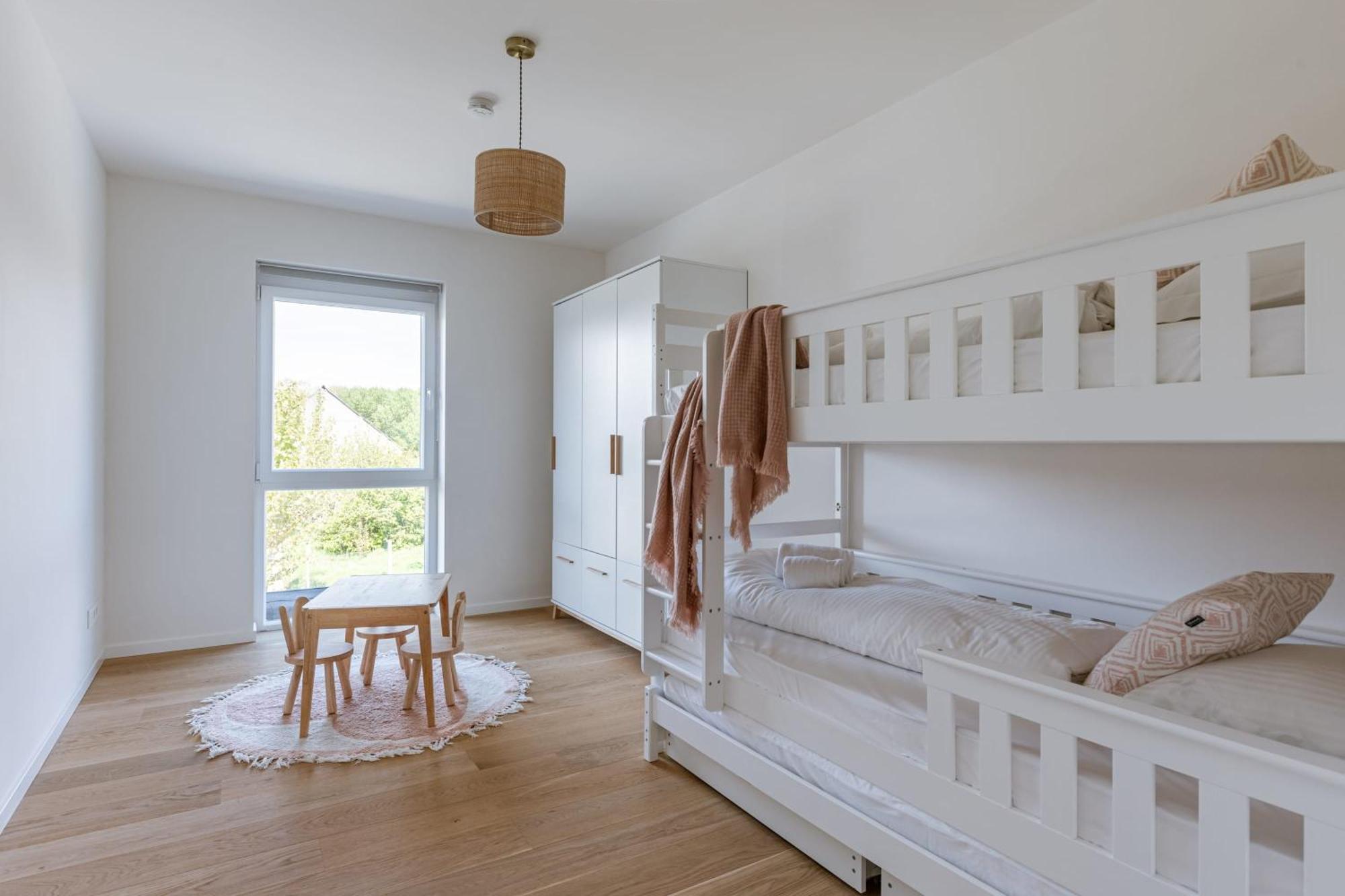 Huswell - Brand New House 